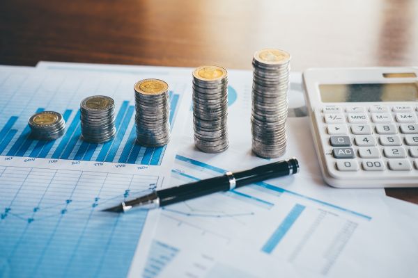 Business Finance With Report Document, Stacking Coins For Step U - Auster Inteligência Contábil